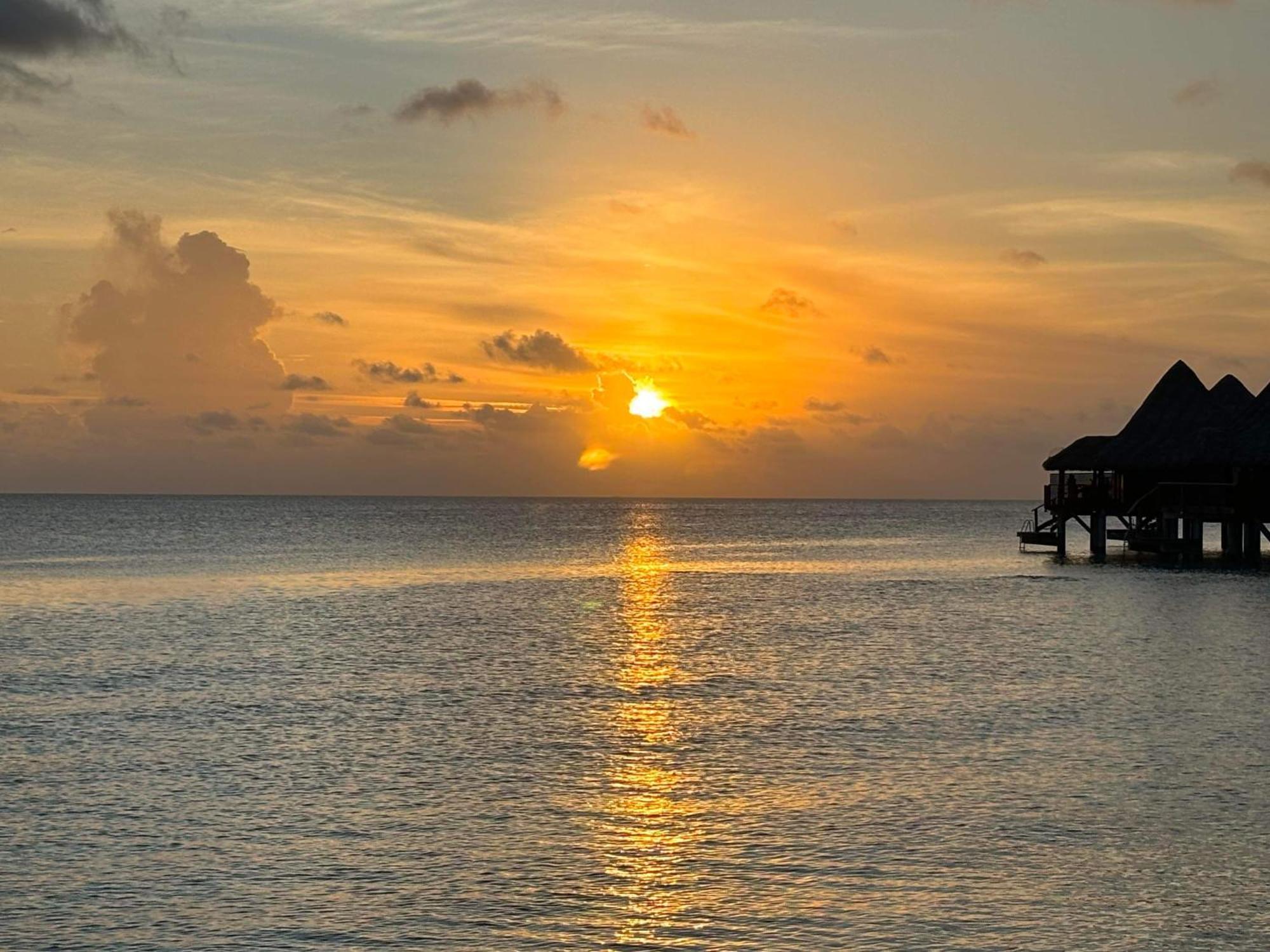 Kahaia Lodge Avatoru Luaran gambar